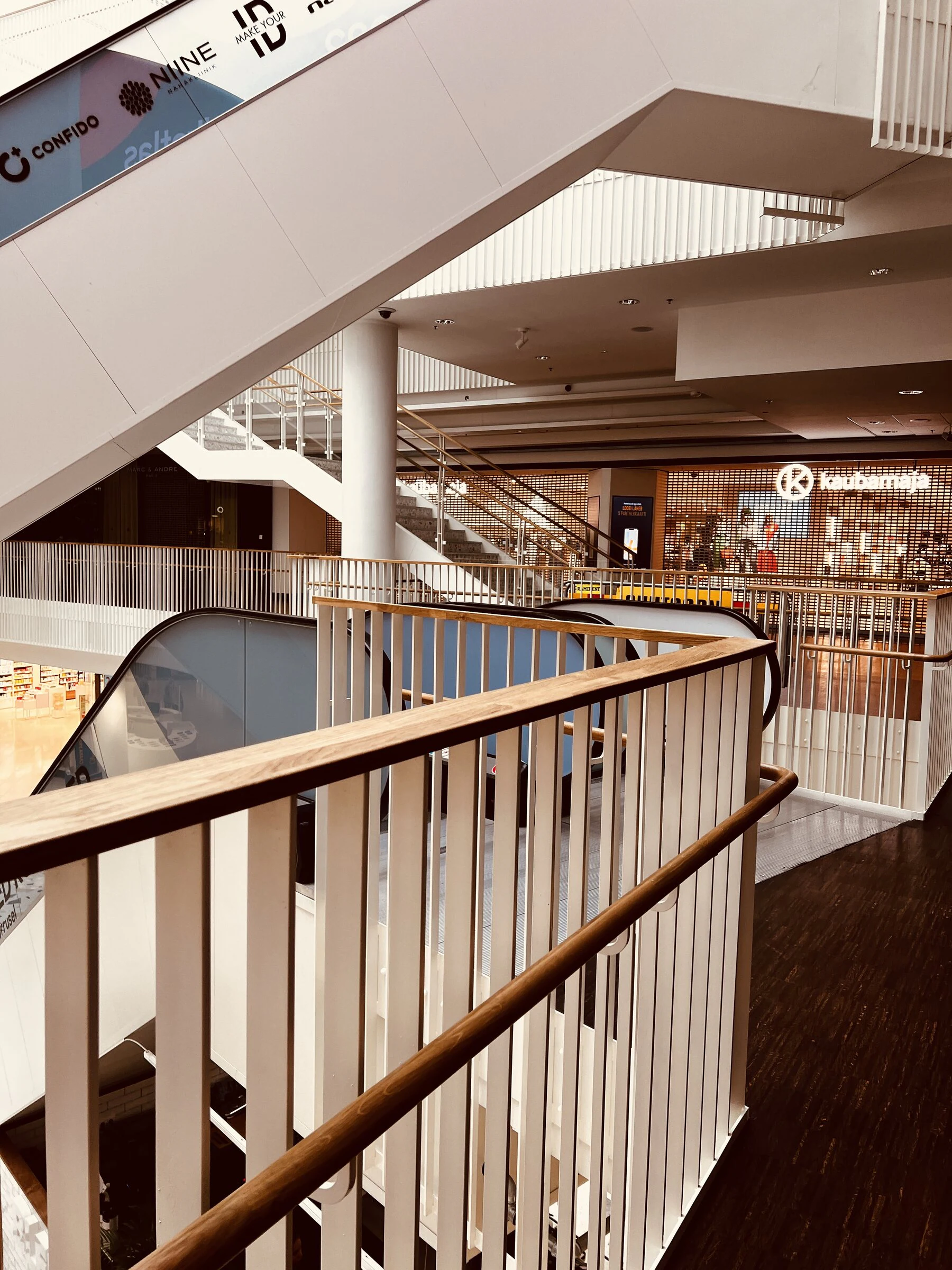 Viru Keskus, Architectural timber joinery — project image 2