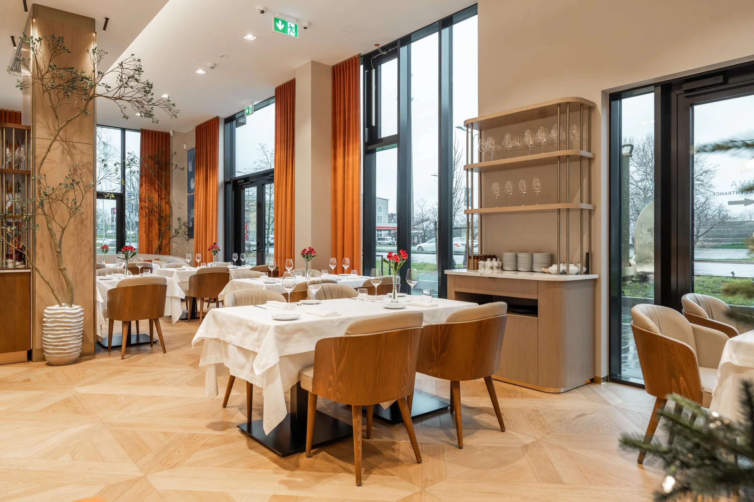 RIVA restaurant, Complete bespoke commercial interior — project image 5